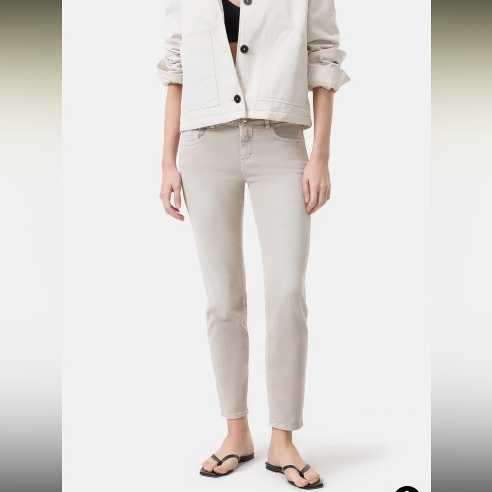 Closed Women's Cropped Jeans in Light Taupe
